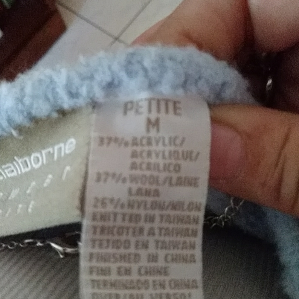 HUGE SALE! Liz Claiborne lizwear petite sweater - Picture 5 of 8